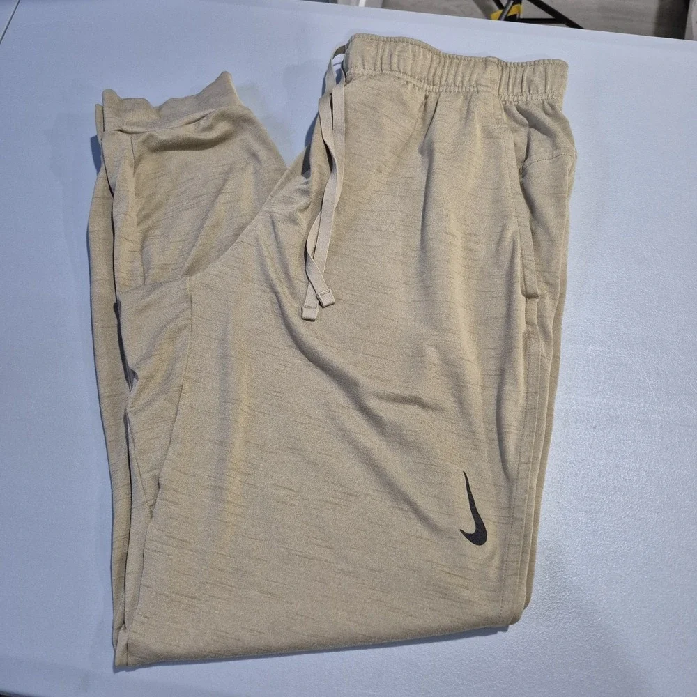 Nike Yoga Joggers Mens Large Khaki Tan Lightweight Sweatpants Stretch Lounge